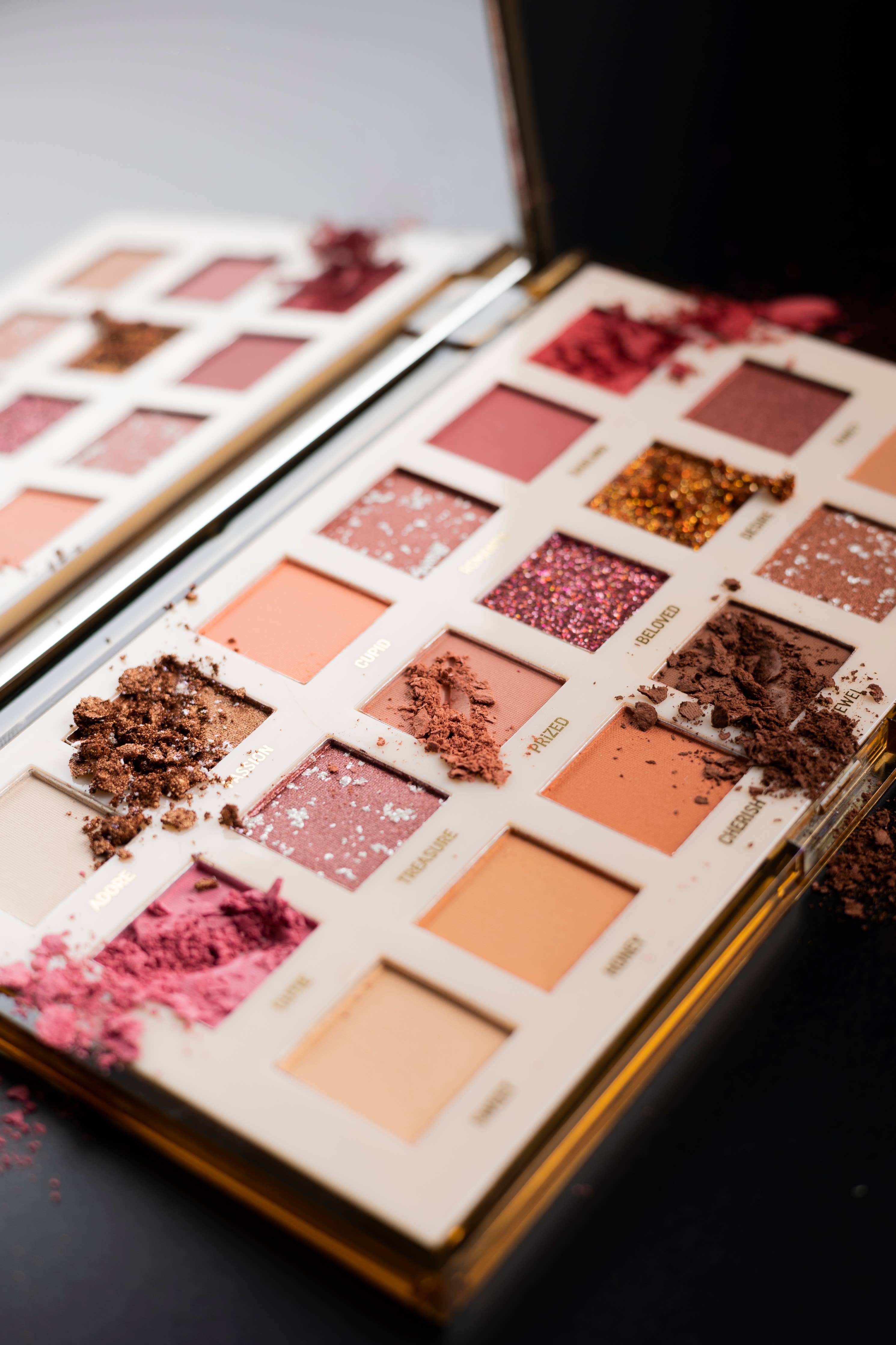 Palette di ombretti Magic Studio 18 Very Nude