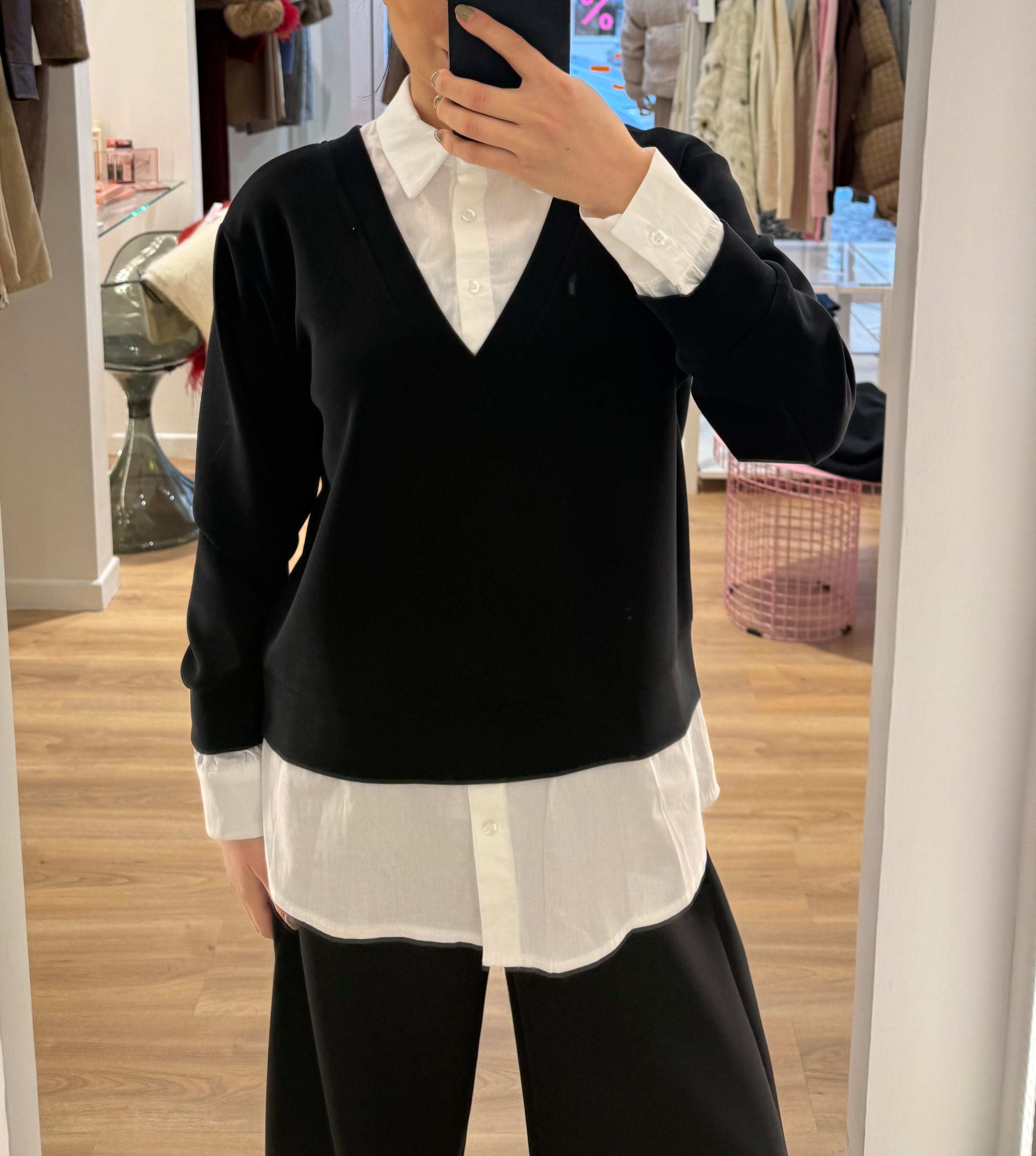 Felpa nera con interno camicia